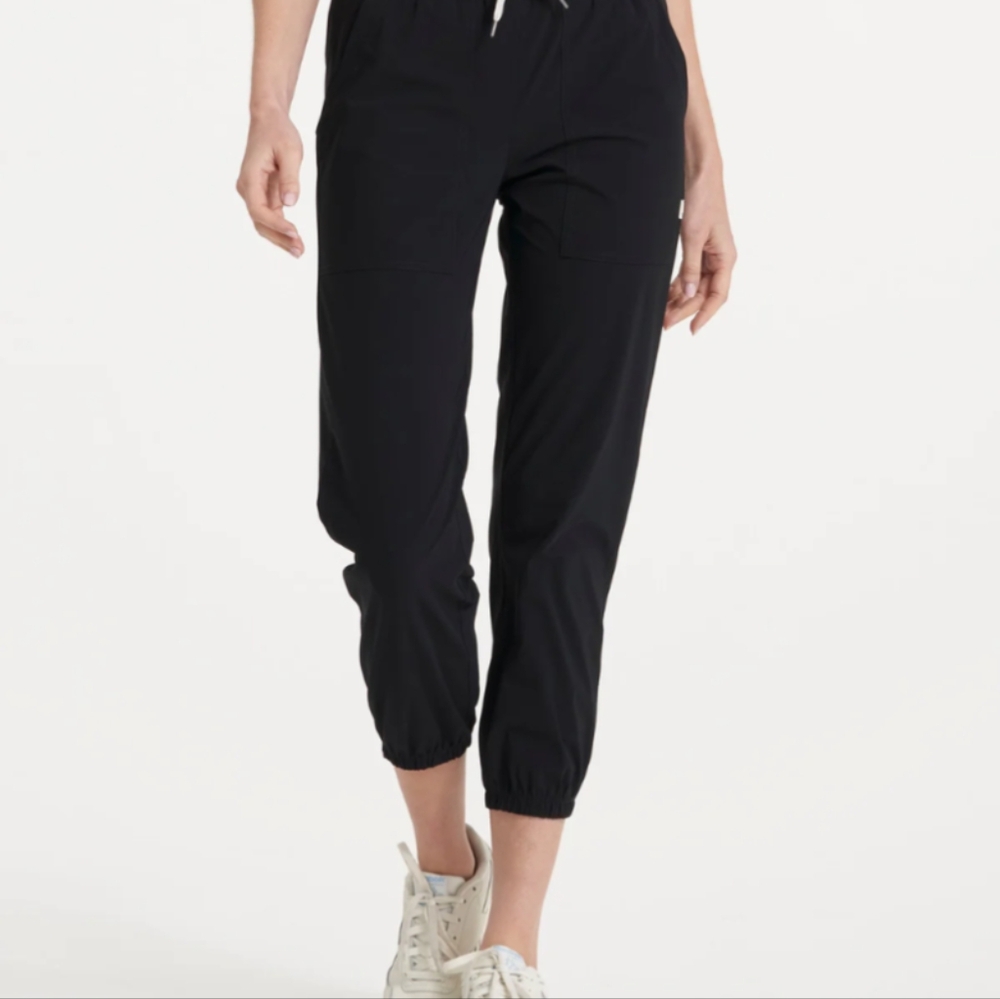NWT Vuori Miles Jogger black , medium
